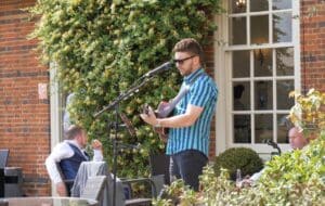 Acoustic Singer for Birthday Parties in Essex